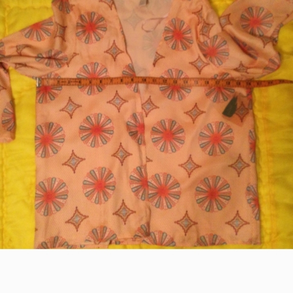 Forever 21 Peach Apricot Cover Up Floral star pattern - Picture 4 of 7